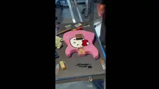 Squier - Hello Kitty Upgrade