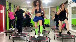 Trampolín jumping fitness yo quiero bailar felinos Dj otto