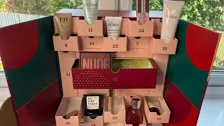 Feelunique Advent Calendar 2021 Full unboxing - Huda, Charlotte Tilbury & Elemis products included.