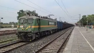train in rain#viral #firstvlog #new #traininrain #indiantrain #indianrailways #youtube #trending