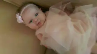 Pretty dress - 4 months old :)