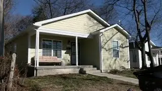 Southern Indiana realtor helping refugee family make their new house a home in south Louisville