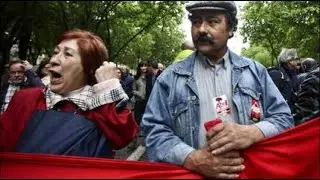 [Archive] Portugal. Que reste-t-il de la révolution des œillets ?