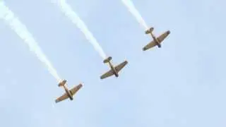Canadian Harvard Aerobatic Team at Hamilton Air Show 2013 - Saturday