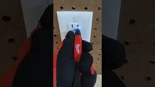 Milwaukee Voltage Detector