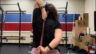 Seated archer stretch & modification with band: #shoulderstretch #deltoid #shoulder #stretching