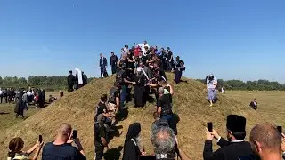Kad se patrijarh na&scaron;ali: Ljudi, &lsquo;ajde da ručamo, vladika bi samo da se moli
