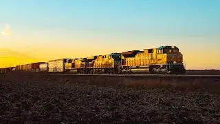 UP 1995 (C&NW Heritage Unit) leads MNPPR through Clarke's Crossing in Malta, IL (11/16/2025)