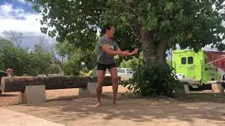 Wahine&rsquo;Ili Kea (Beamer style hula)