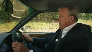 Jeremy Clarkson jumping out of the car I Carnage a Trois