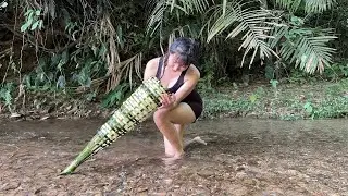 Wilderness Survival | Girl Makes Bamboo Fish Trap, Catches and Grills Fish