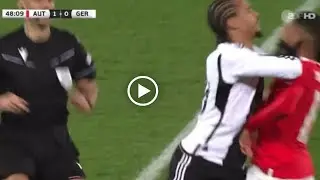 Leroy Sane hat gegen &Ouml;sterreich gegen Deutschland eine rote Karte wegen Shove on Mwene