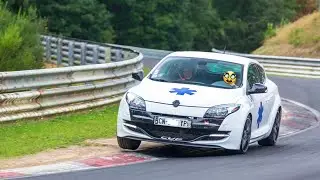 🚨 MEGANE RS AMBULANCE FUN LAP N&deg;1 🚨