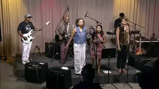 14 We are family (Sister Sledge)