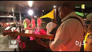La Perfecta - Mwen ka ch&egrave;ch&eacute;w' (live)