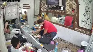 Robbers Sanitize hands before Robbery of Jewellery Store | Uttar Pradesh |