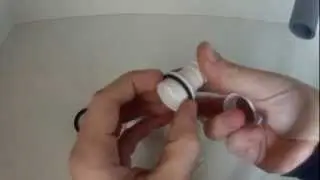 Comment installer une évacuation d'eau pour lave-linge ou lave vaisselle sur un siphon.