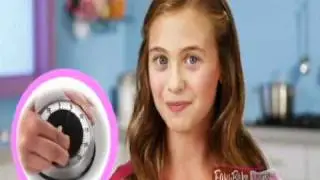 Easy-Bake Ultimate Oven (2011) - Baking Red Velvet Cupcakes