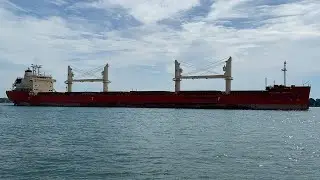 Saltwater Ship Federal Bristol Captain Waving