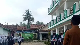 Abi Mumtaza Binta Zaidan sedang live sekarang! Upacara Hari Senin Madrasah Futuhiyyah#vlog #live 