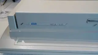 Atari Mega STe huoltopöydällä