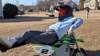 RIDING MY NEW RAZOR SX500 AROUND MY NEIGHBORHOOD!