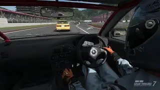 GT7 close racing battle