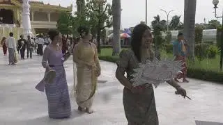 သာဓုခေါ်ပါ ဖေဖေနဲ့ မေမေ
