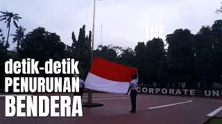 DETIK-DETIK PENURUNAN BENDERA OLEH TARUNA