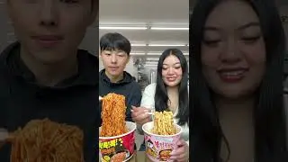 Lunch at a Korean convenience store with @Cookim97 🍜