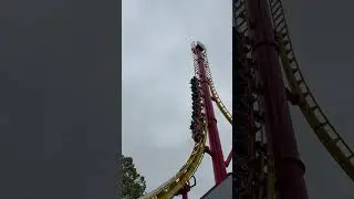 This coaster is themed to The FLASH! #sixflags #themepark #ride #rollercoaster #thrillride #scary