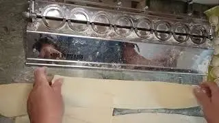 Прес-форми для ліпки пельменів. Пельменниця.