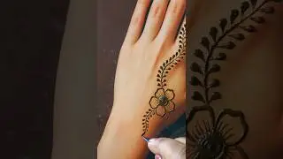 🌸 Flower Back Hand Mehndi 😍✨#flowermehndi #backhandmehndi #mehndidesign #mehndiart #henna #trending