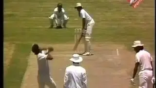 Kapil Dev bowling against Srilanka | Sharjah Cup | 1986
