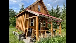 Charming Cozy Cabin near Golden BC