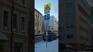 #3Syromyatnichesky Lane, after crossing with B. Poluyaroslavsky Lane, becomes Kostomarovsky Build...