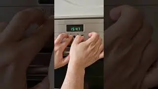 How to change the time on a NEFF oven. Simple explanation.