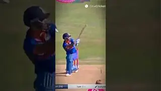 Rohit Sharma on SKY&rsquo;s scoop shot 😍 #rohitsharma #suryakumaryadav #sky #ytshorts #worldcup #viral