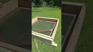 DIY pallet wood floating bird feeder