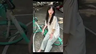 青柠映画阿慌光脚踩单车