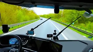 POV Truck Driving DAF XF cockpit view - Relaxing highway driving on Belgium in RAIN 🌧️