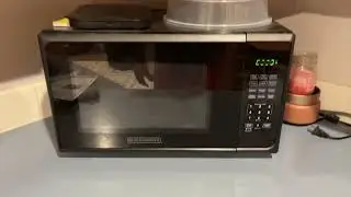 BLACK+DECKER EM031MB11 Digital Microwave Oven with Turntable Push Button Door Review