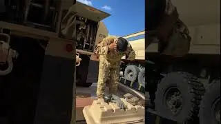 Специалист по снабжению горючим авиационного подразделения штурмового вертолетного батальона опис...