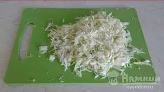 Cabbage salad with cucumbers and herbs