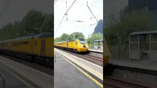 Network Rail &lsquo;Flying Banana&rsquo; passing Shieldmuir on the West Coast Mainline #railways #wcml