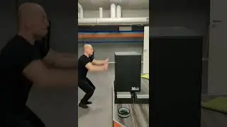 Jump on the box / boxihyppy #boxjump #gym #jump