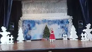 Виктория первый раз на сцене... не судите строго!!!!