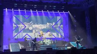 Dream Theater Live (Prague) - Pale Blue Dot (start of the song)