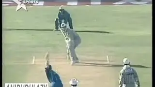 Graeme Hick 85 vs New Zealand WORLD CUP 1996 (AHMEDABAD)*RARE GOLD*