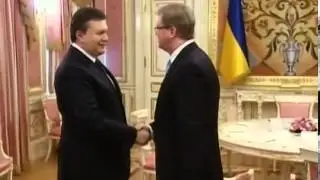 Янукович с Фюле обсудили урегулирование политическо...